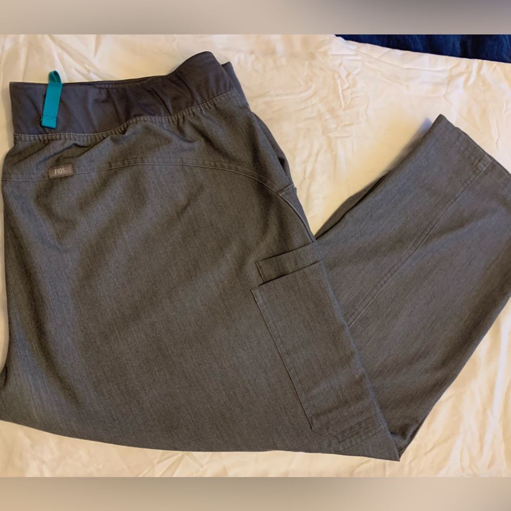 Figs Kade Cargo Scrub Pants Petite Graphite